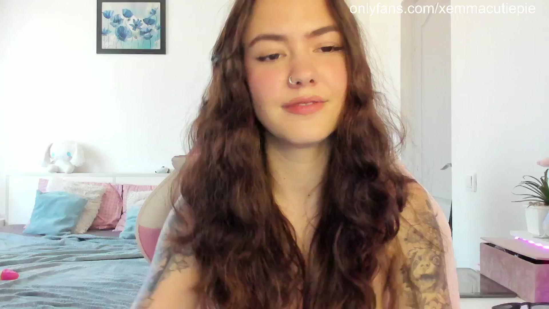 Gallery image thumbnail from EmmaCutiePie's myfreecams stream on, 07/04/2025, 12:45 image 14 of 20