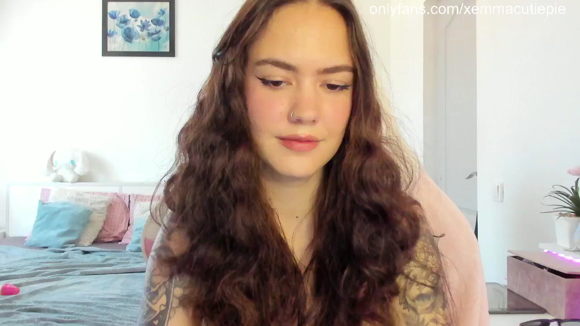 Gallery image thumbnail from EmmaCutiePie's myfreecams stream on, 07/04/2025, 12:45 image 13 of 20