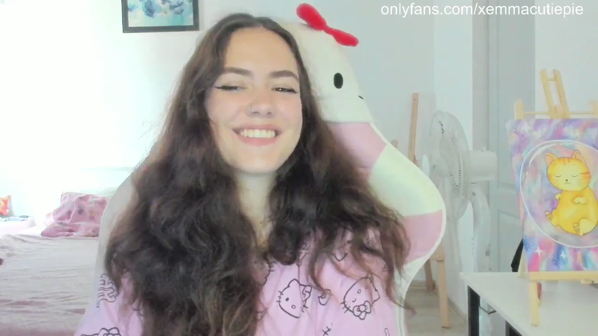 Gallery image thumbnail from EmmaCutiePie's myfreecams stream on, 08/07/2025, 10:29 image 14 of 20