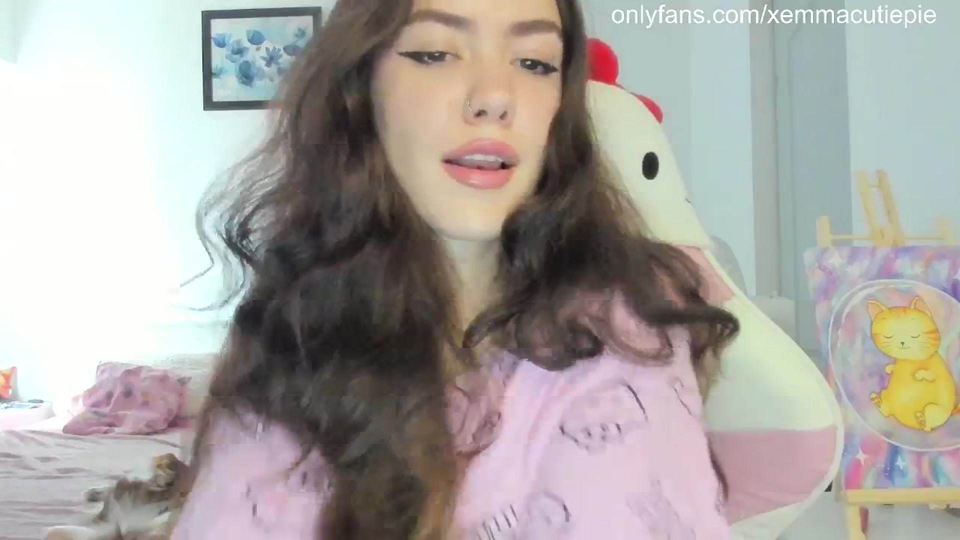 Gallery image thumbnail from EmmaCutiePie's myfreecams stream on, 08/07/2025, 12:23 image 12 of 20