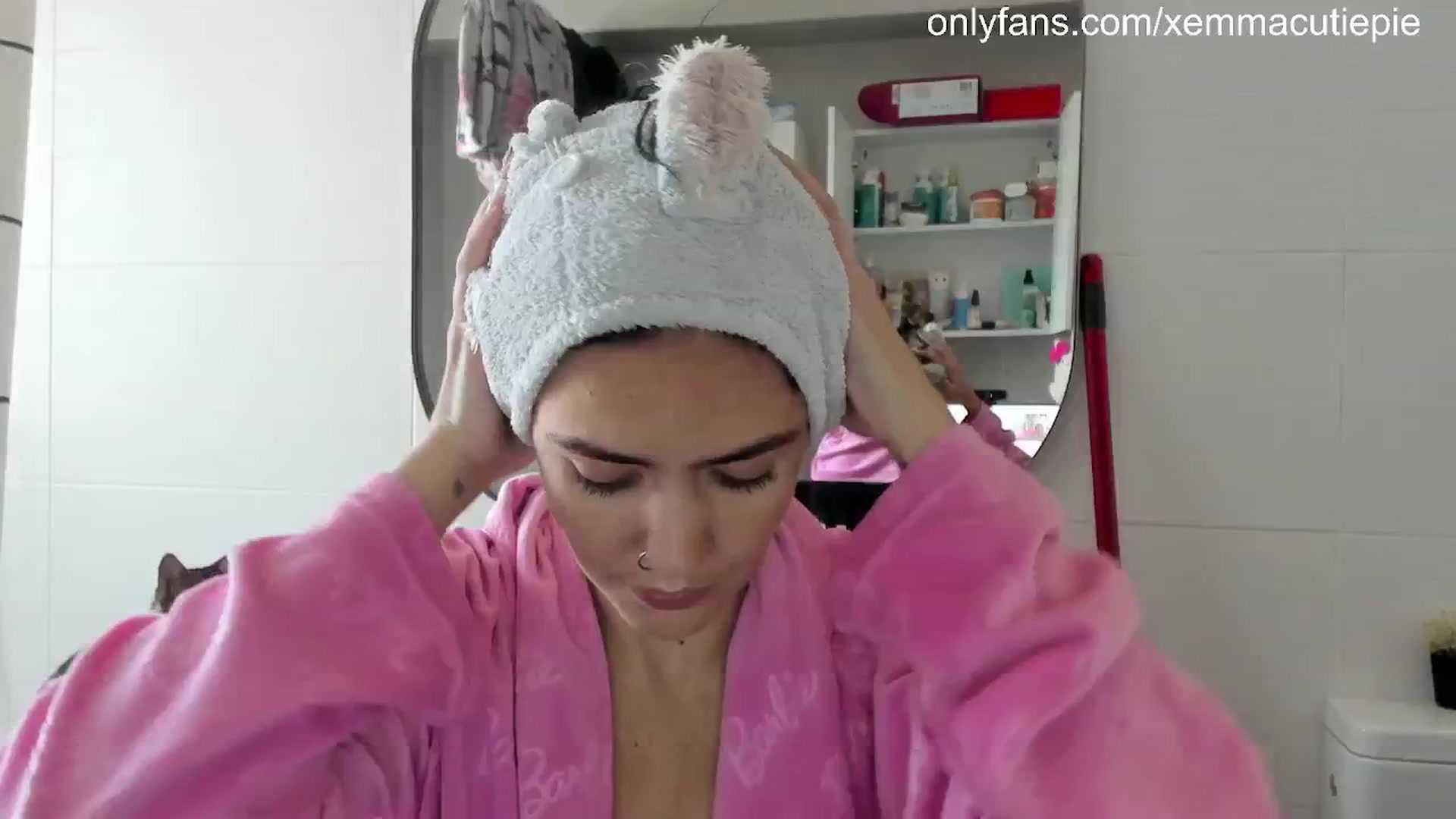 Gallery image thumbnail from EmmaCutiePie's myfreecams stream on, 09/03/2025, 12:30 image 18 of 20