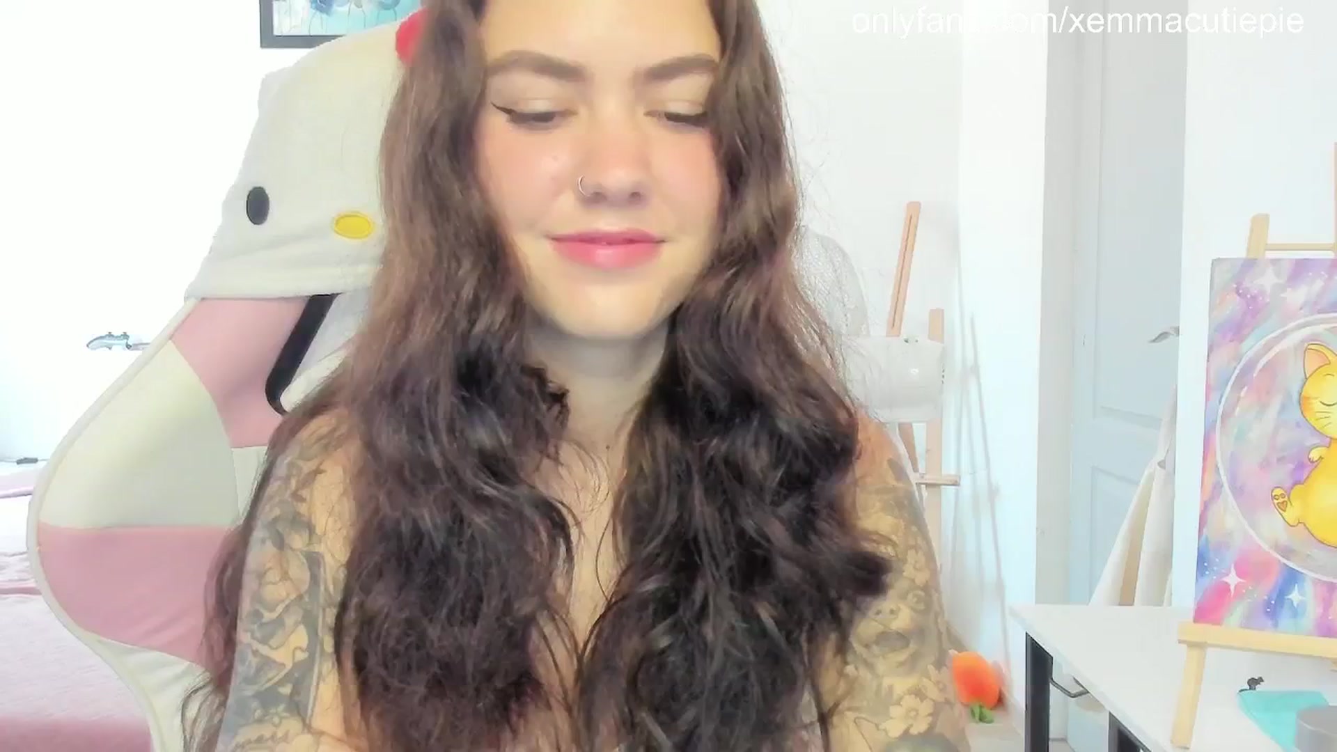 Gallery image thumbnail from EmmaCutiePie's myfreecams stream on, 09/04/2025, 11:36 image 11 of 20