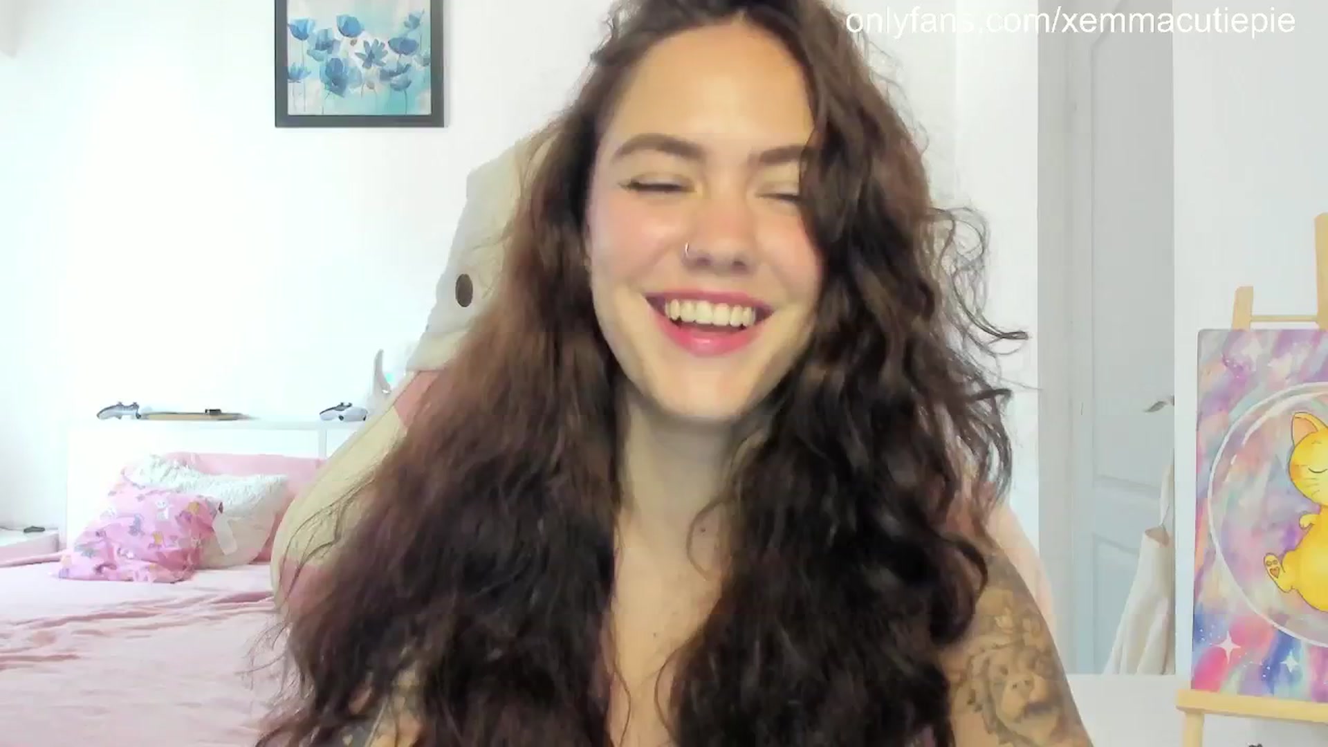 Gallery image thumbnail from EmmaCutiePie's myfreecams stream on, 09/04/2025, 12:05 image 1 of 20