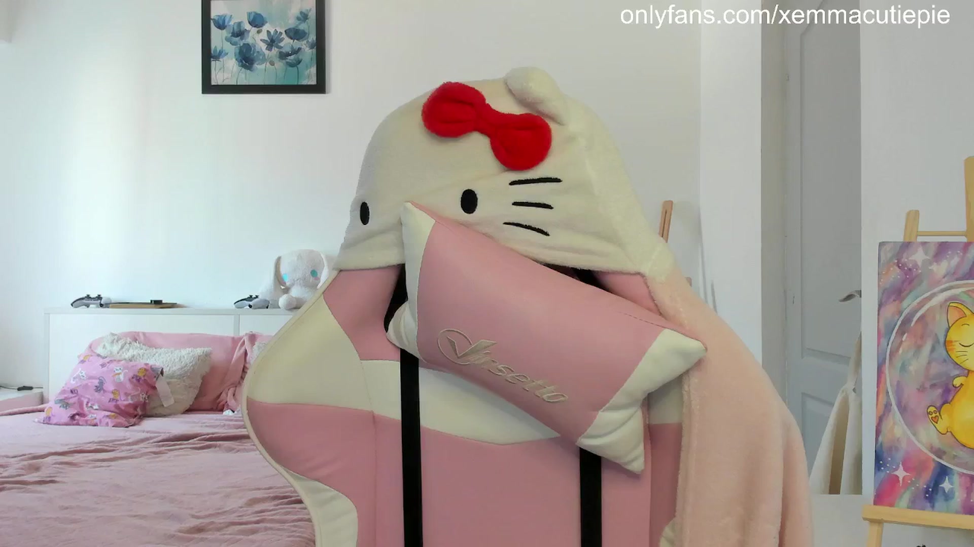 Gallery image thumbnail from EmmaCutiePie's myfreecams stream on, 09/04/2025, 12:05 image 9 of 20