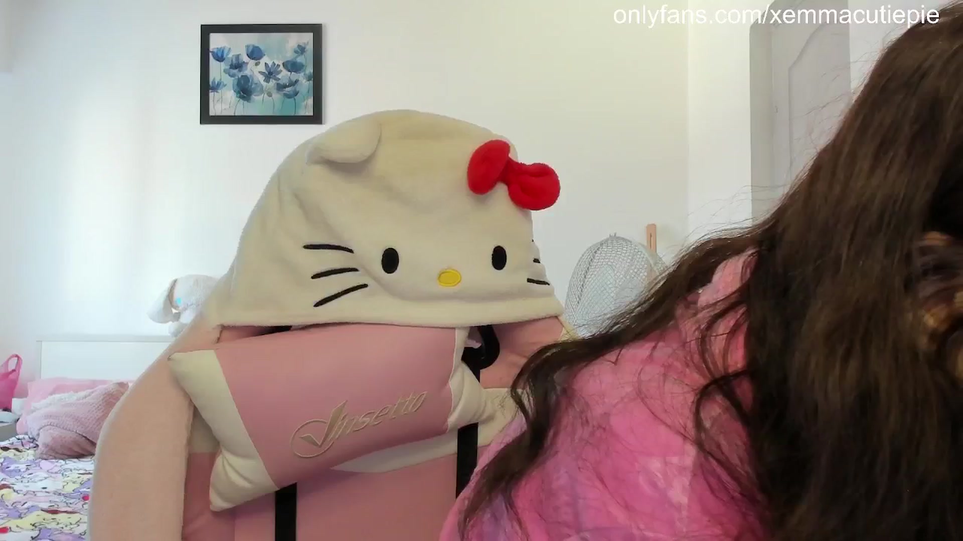 Gallery image thumbnail from EmmaCutiePie's myfreecams stream on, 09/22/2025, 12:05 image 3 of 20