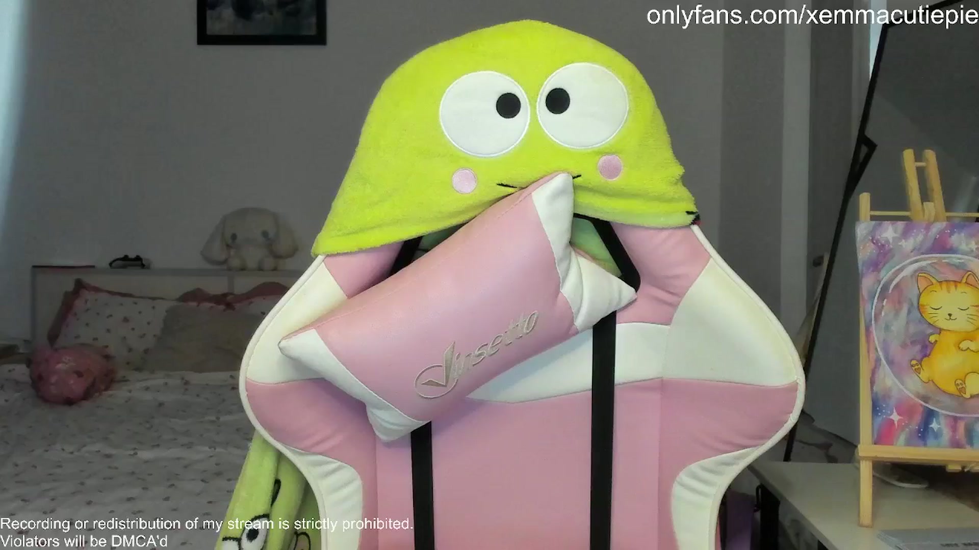 Gallery image thumbnail from EmmaCutiePie's myfreecams stream on, 11/24/2025, 10:05 image 12 of 20
