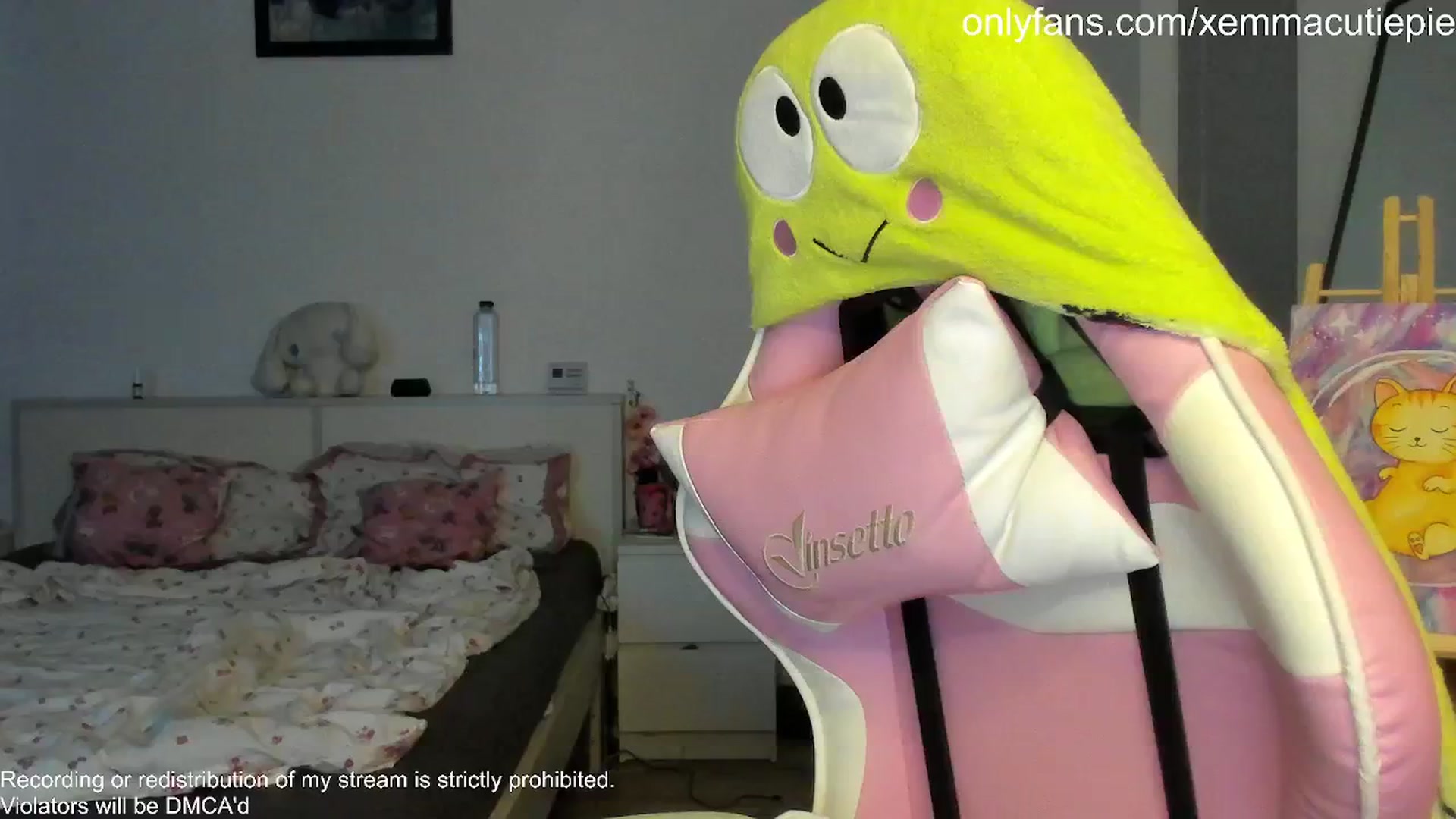 Gallery image thumbnail from EmmaCutiePie's myfreecams stream on, 12/04/2025, 12:25 image 19 of 20