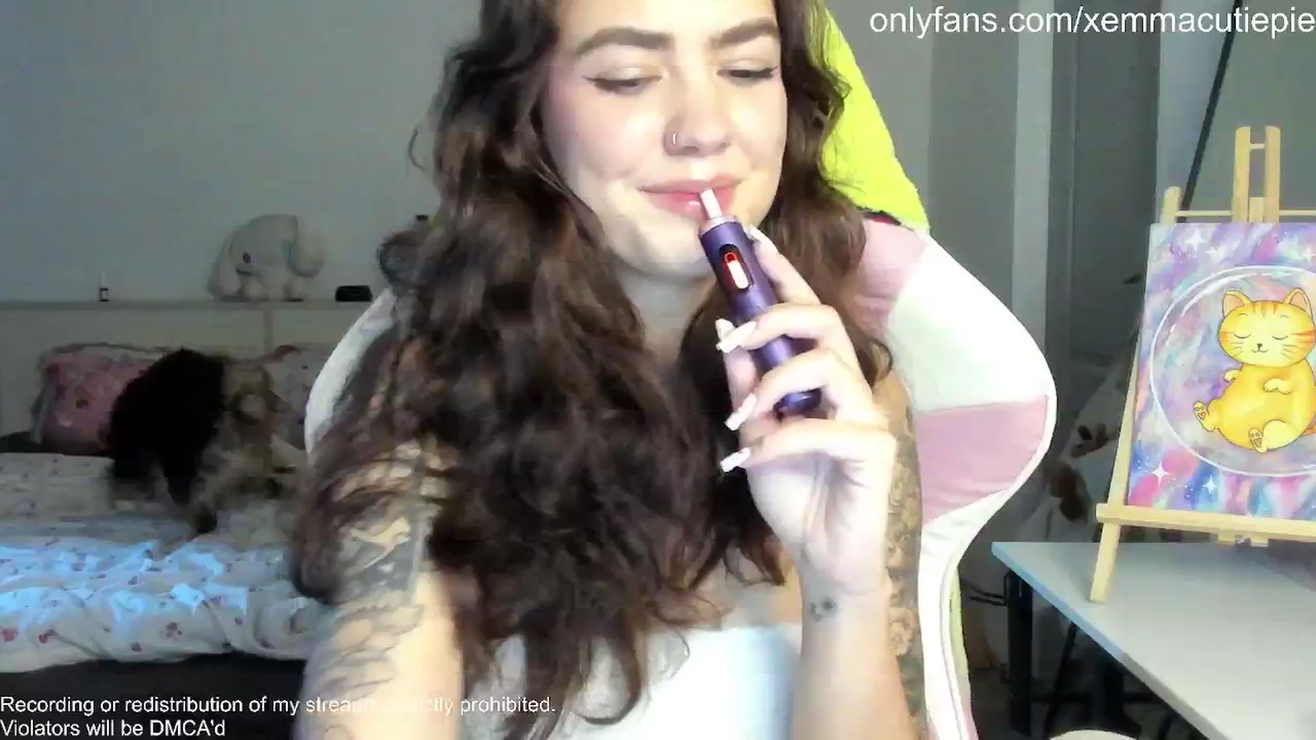 Gallery image thumbnail from EmmaCutiePie's myfreecams stream on, 12/04/2025, 12:25 image 9 of 20