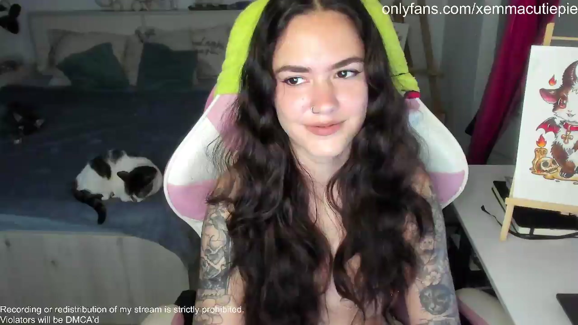 Gallery image thumbnail from EmmaCutiePie's myfreecams stream on, 05/09/2026, 13:05 image 16 of 20
