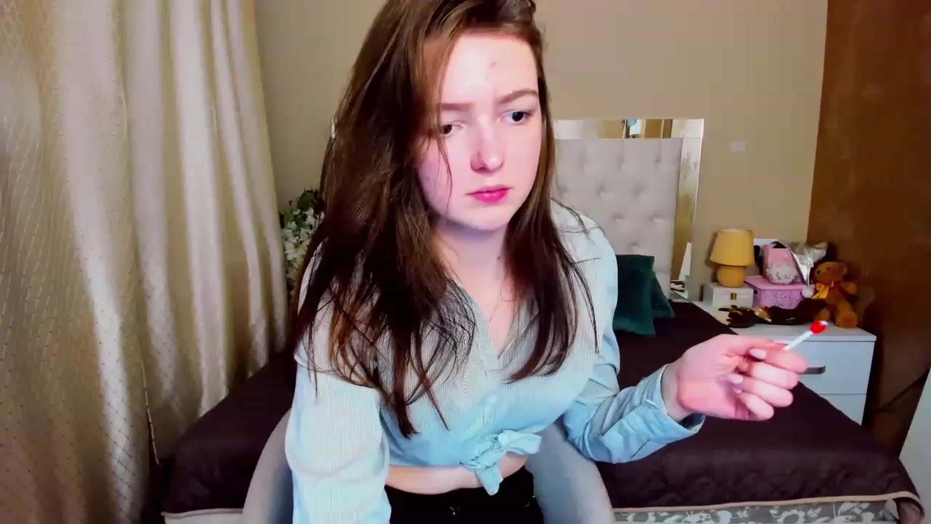 Gallery image thumbnail from EmmaCynthia's myfreecams stream on, 12/26/2022, 15:52 image 9 of 20
