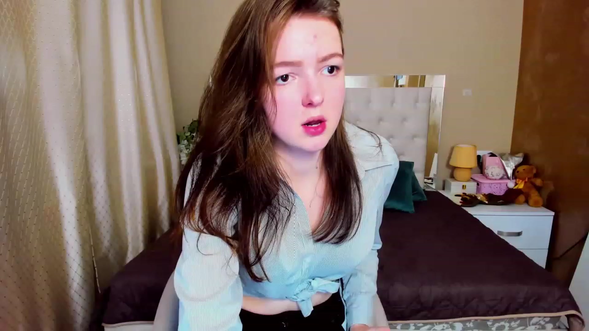 Gallery image thumbnail from EmmaCynthia's myfreecams stream on, 12/26/2022, 15:52 image 11 of 20