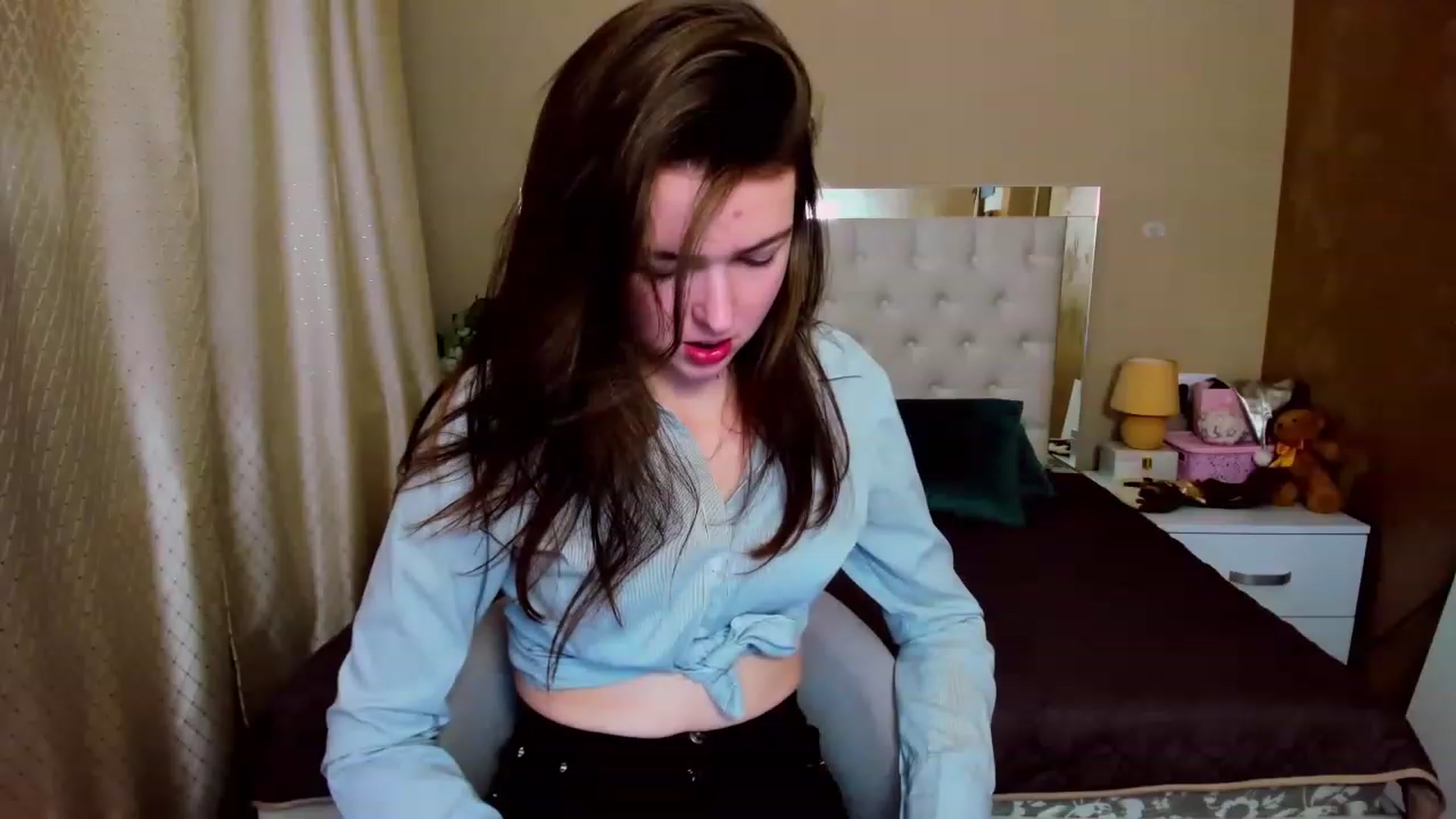 Gallery image thumbnail from EmmaCynthia's myfreecams stream on, 12/26/2022, 15:52 image 7 of 20