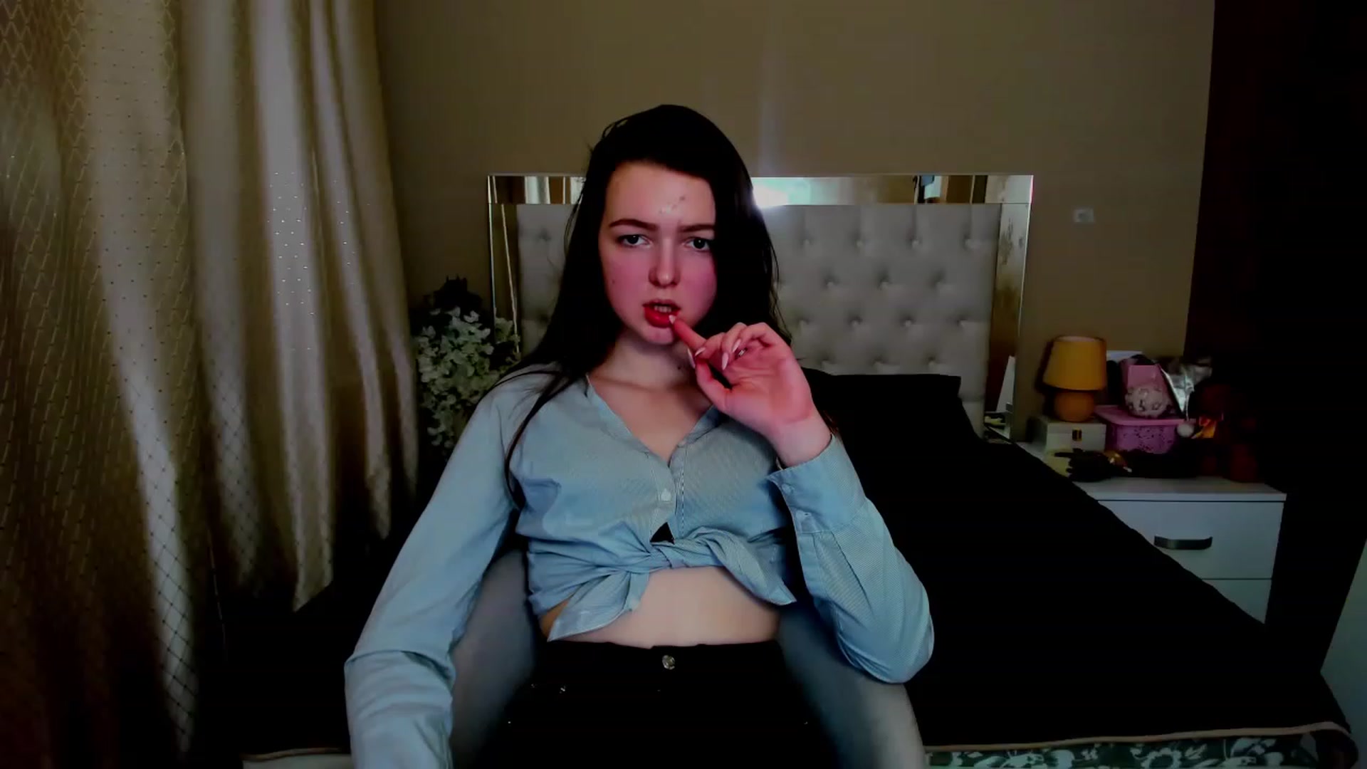 Gallery image thumbnail from EmmaCynthia's myfreecams stream on, 12/26/2022, 17:47 image 16 of 20