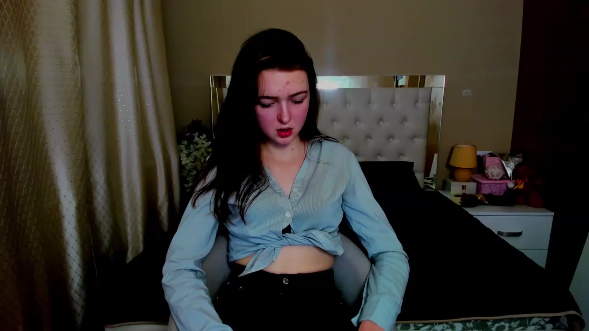 Gallery image thumbnail from EmmaCynthia's myfreecams stream on, 12/26/2022, 17:47 image 18 of 20