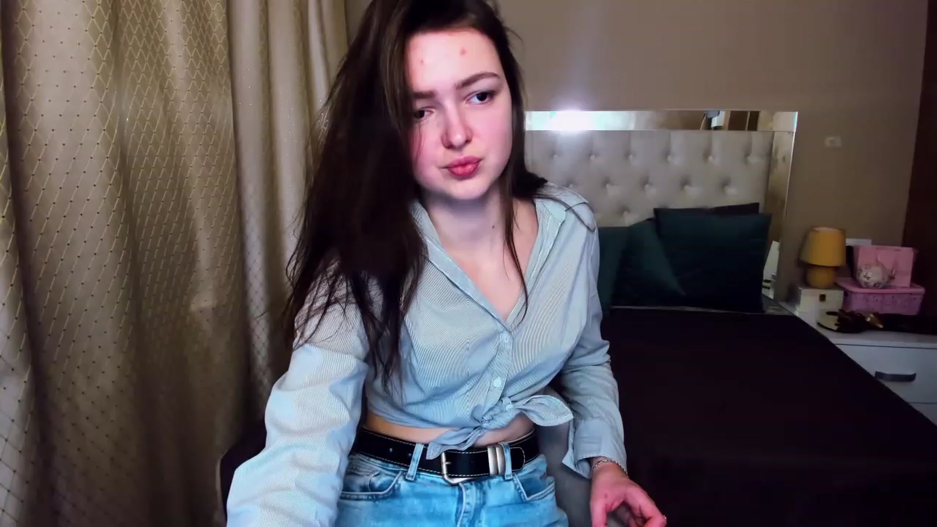 Gallery image thumbnail from EmmaCynthia's myfreecams stream on, 01/02/2023, 10:38 image 3 of 20