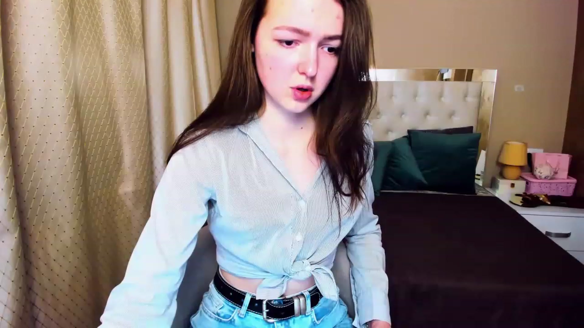 Gallery image thumbnail from EmmaCynthia's myfreecams stream on, 01/02/2023, 10:38 image 20 of 20