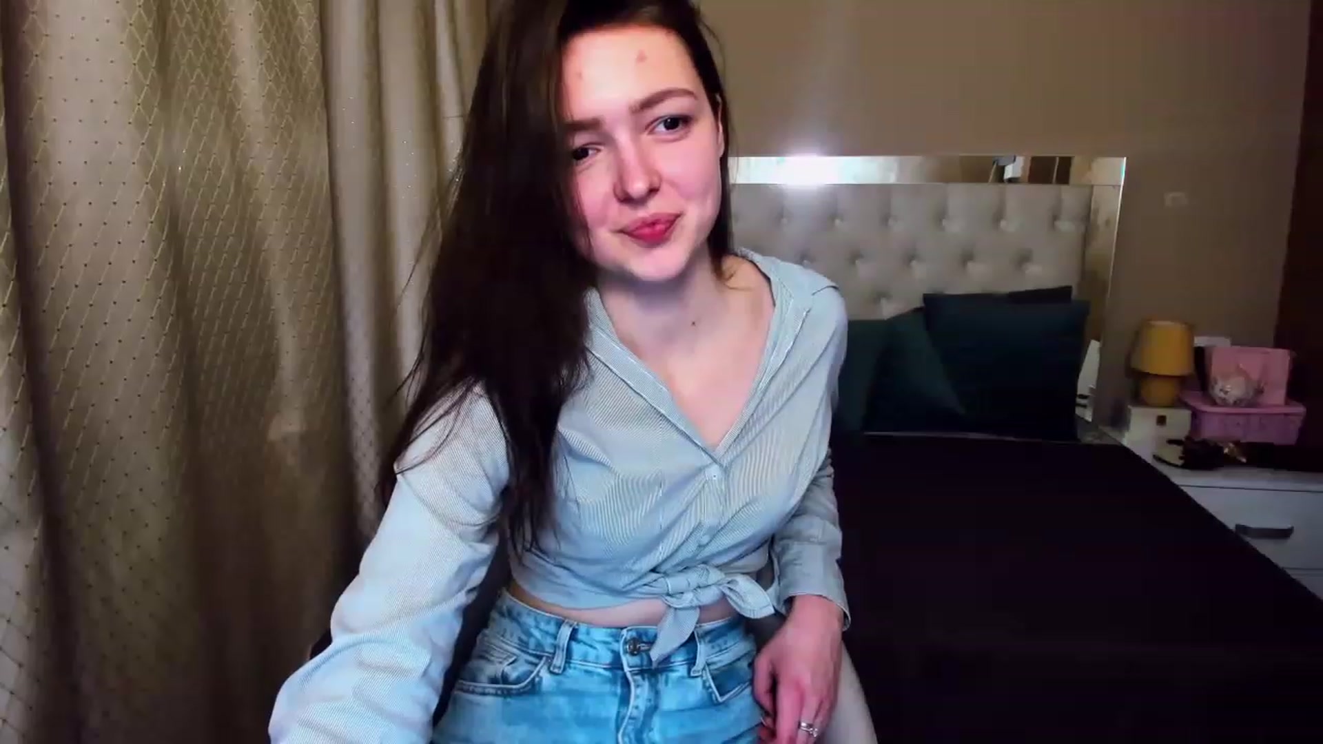 Gallery image thumbnail from EmmaCynthia's myfreecams stream on, 01/02/2023, 12:49 image 2 of 20