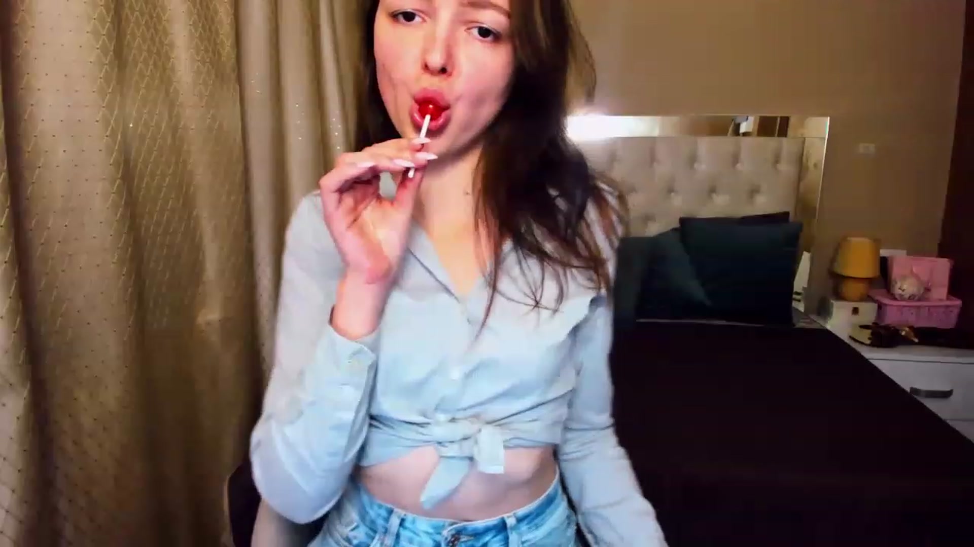 Gallery image thumbnail from EmmaCynthia's myfreecams stream on, 01/02/2023, 12:49 image 3 of 20