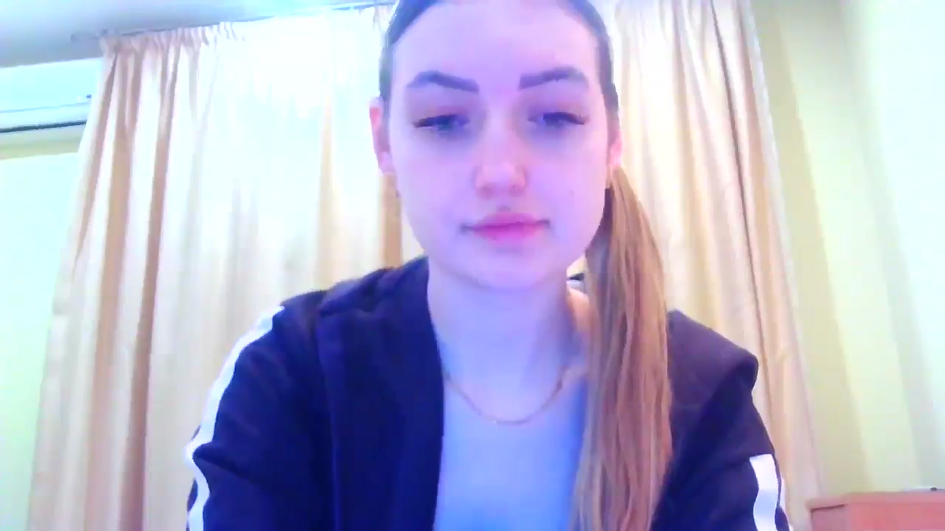 Gallery image thumbnail from EmmaDream18's myfreecams stream on, 12/01/2025, 18:33 image 20 of 20