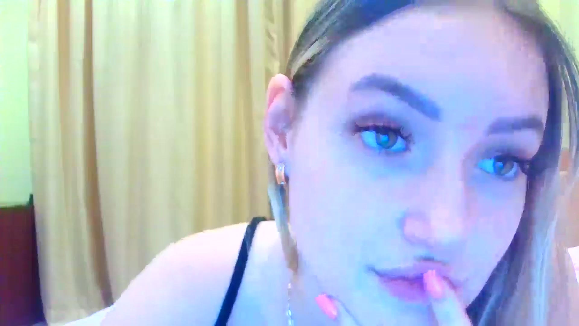 Gallery image thumbnail from EmmaDream18's myfreecams stream on, 12/01/2025, 18:33 image 2 of 20