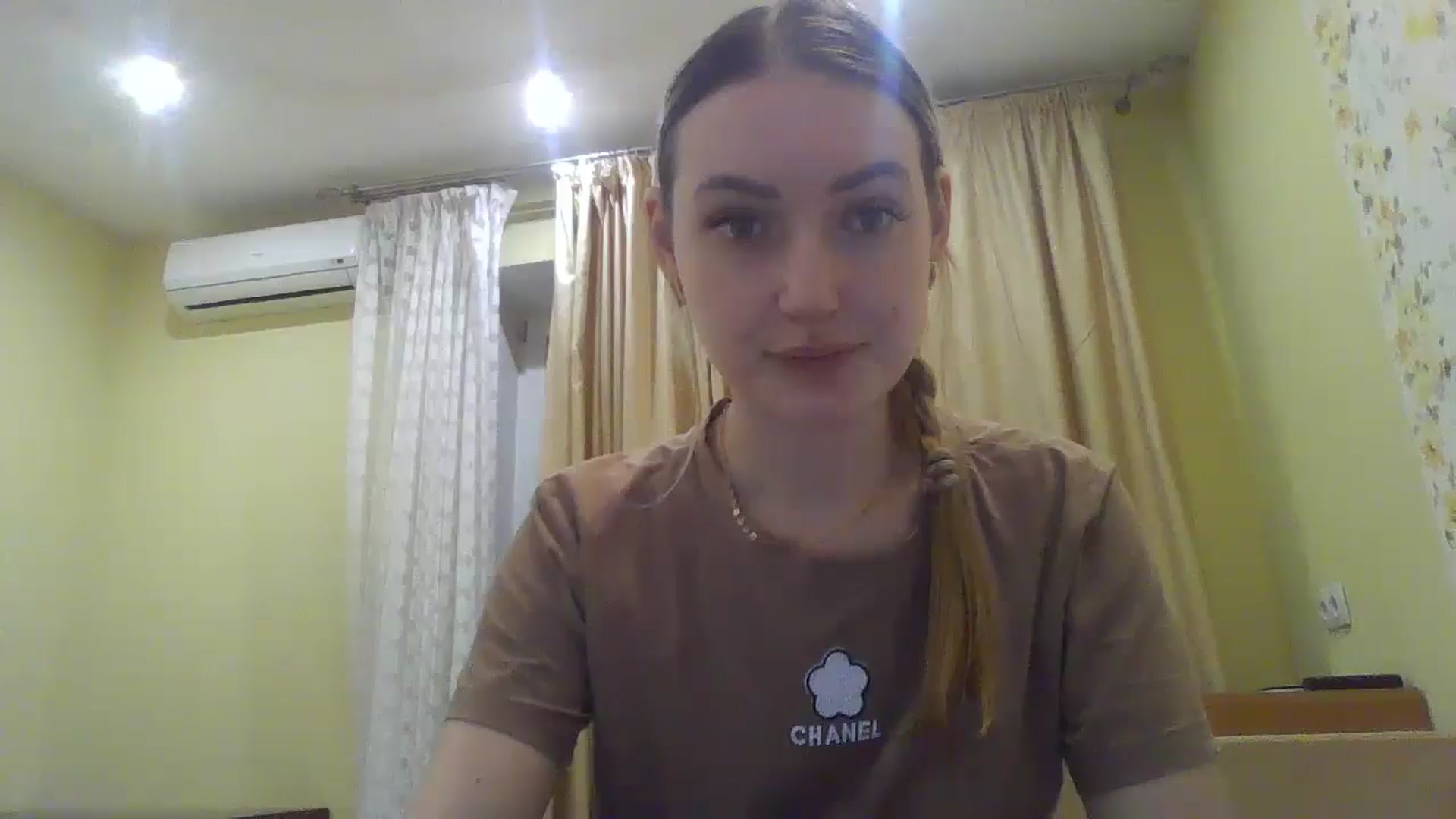Gallery image thumbnail from EmmaDream18's myfreecams stream on, 12/10/2025, 17:59 image 20 of 20