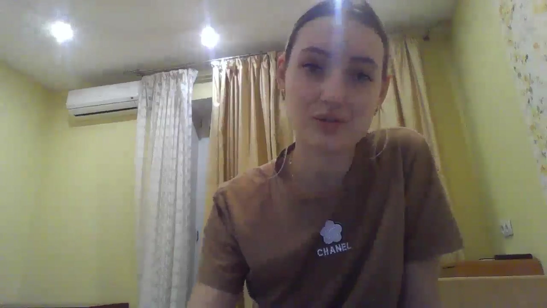 Gallery image thumbnail from EmmaDream18's myfreecams stream on, 12/10/2025, 17:59 image 11 of 20