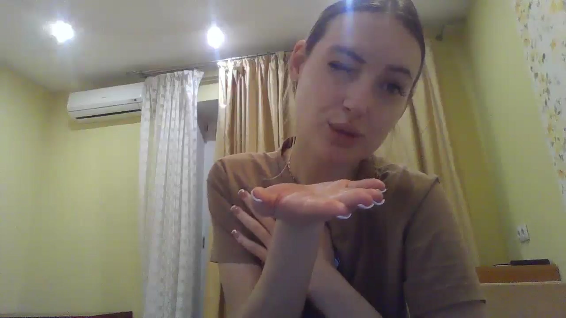 Gallery image thumbnail from EmmaDream18's myfreecams stream on, 12/10/2025, 17:59 image 7 of 20