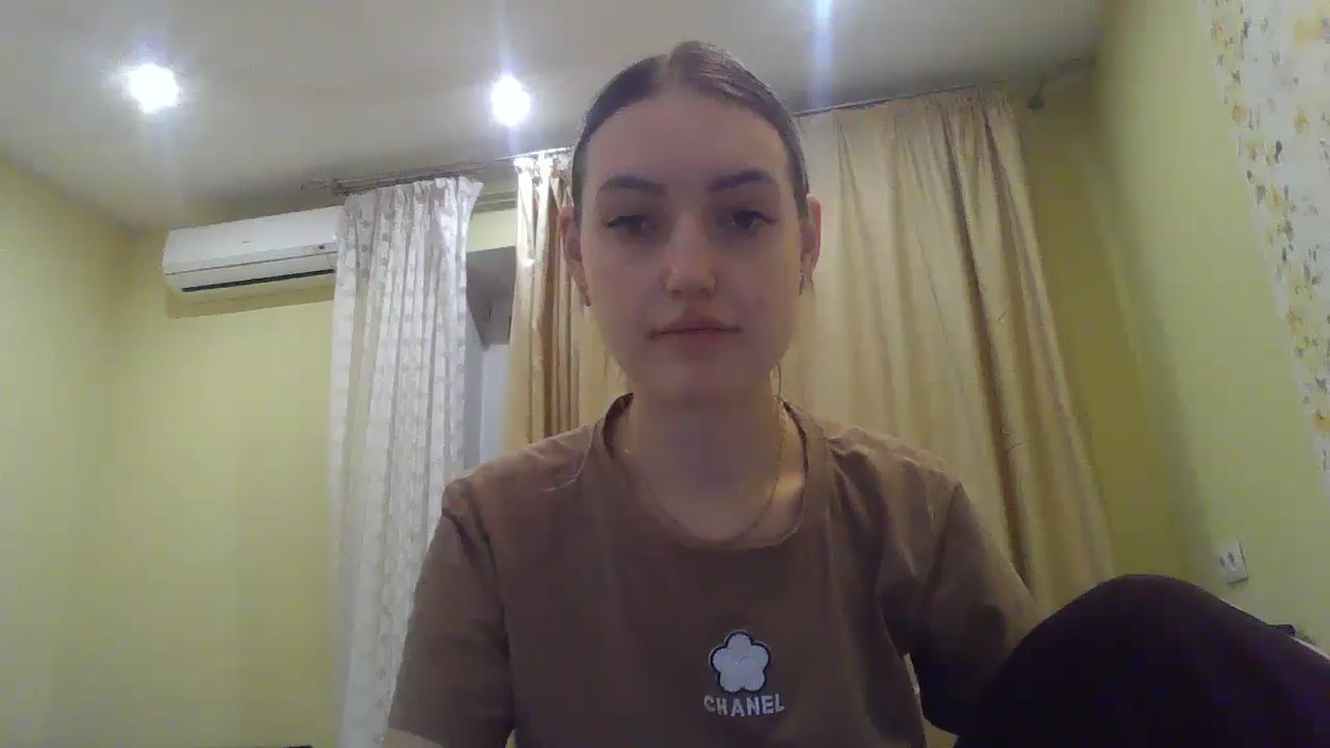 Gallery image thumbnail from EmmaDream18's myfreecams stream on, 12/10/2025, 17:59 image 14 of 20