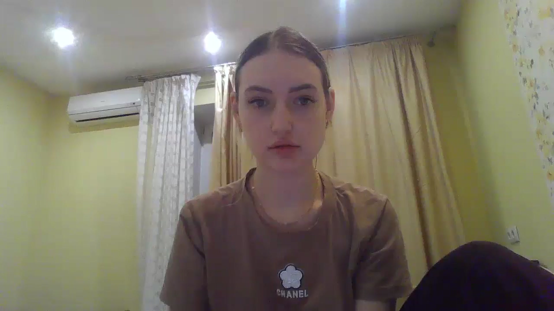 Gallery image thumbnail from EmmaDream18's myfreecams stream on, 12/10/2025, 17:59 image 15 of 20