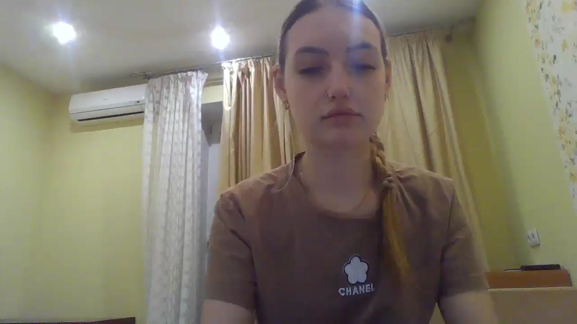 Gallery image thumbnail from EmmaDream18's myfreecams stream on, 12/10/2025, 17:59 image 6 of 20