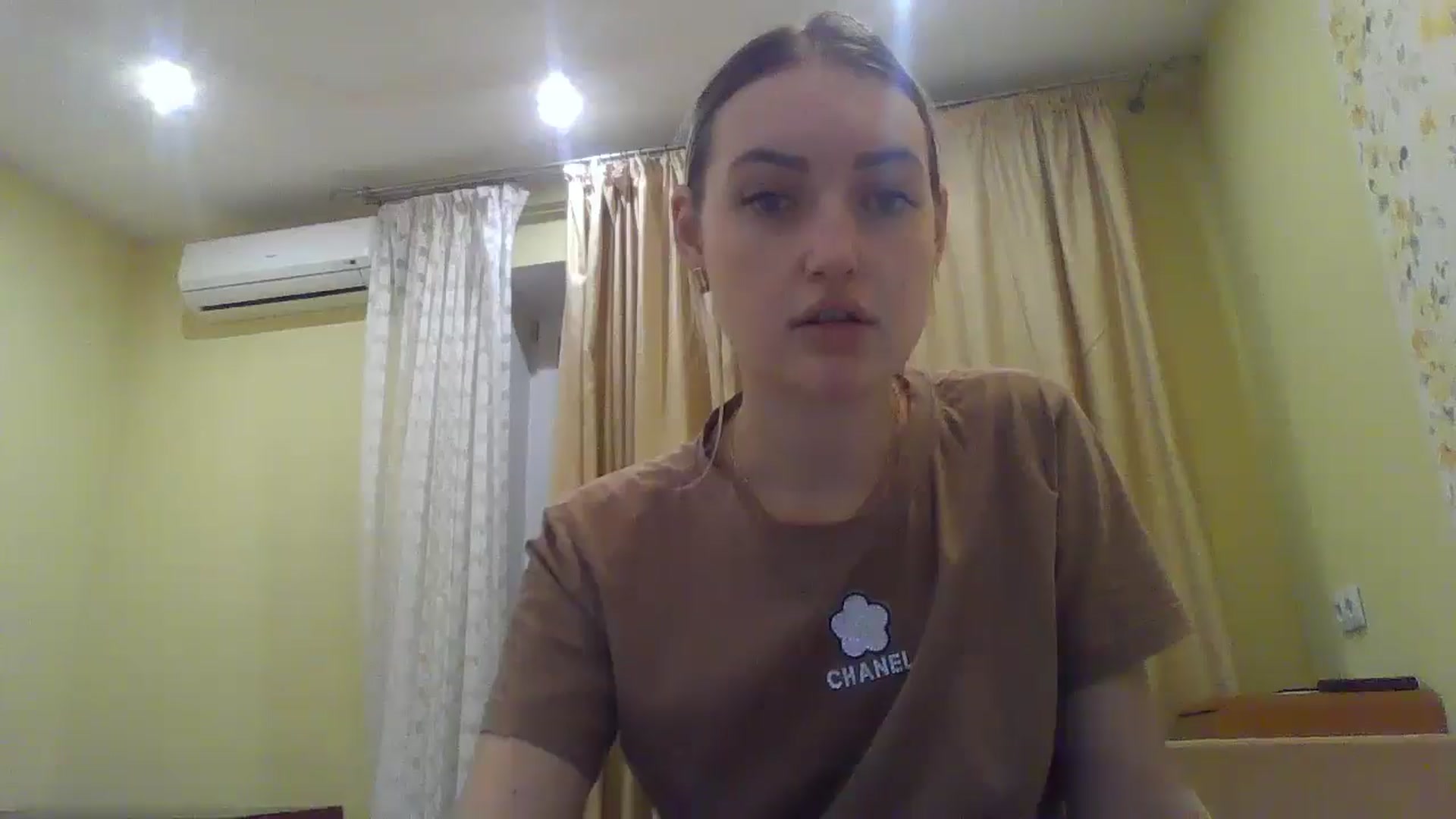 Gallery image thumbnail from EmmaDream18's myfreecams stream on, 12/10/2025, 17:59 image 9 of 20