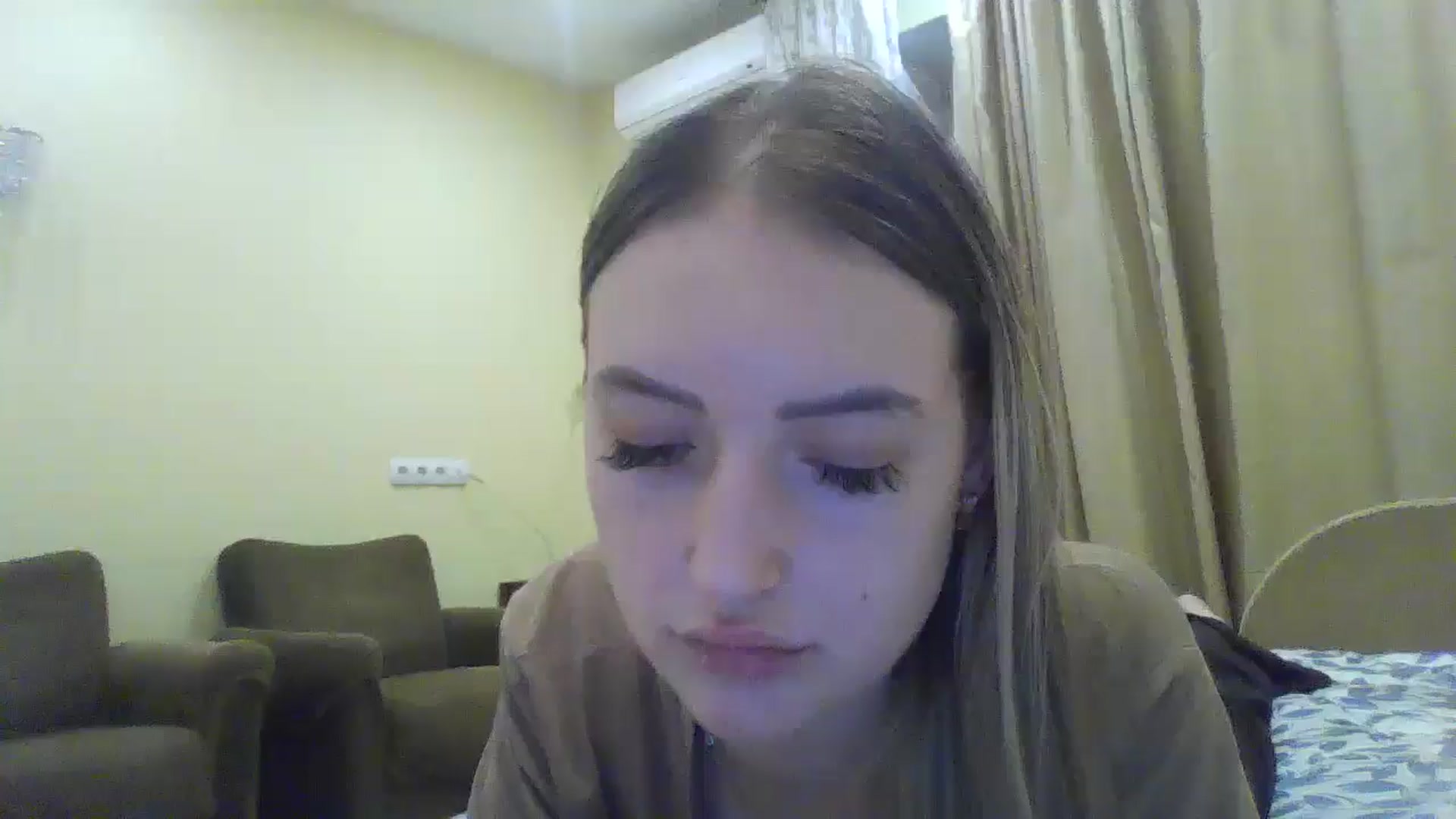 Gallery image thumbnail from EmmaDream18's myfreecams stream on, 12/10/2025, 18:42 image 20 of 20