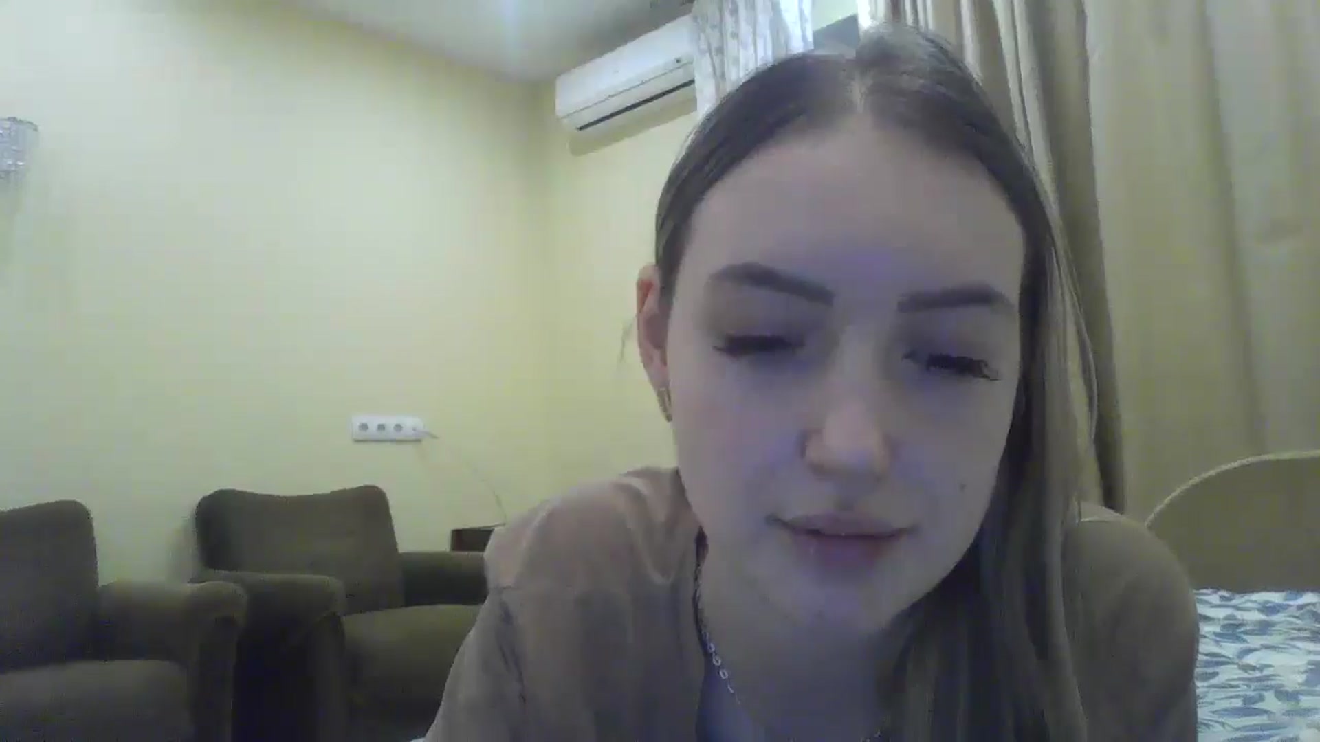 Gallery image thumbnail from EmmaDream18's myfreecams stream on, 12/10/2025, 18:42 image 18 of 20