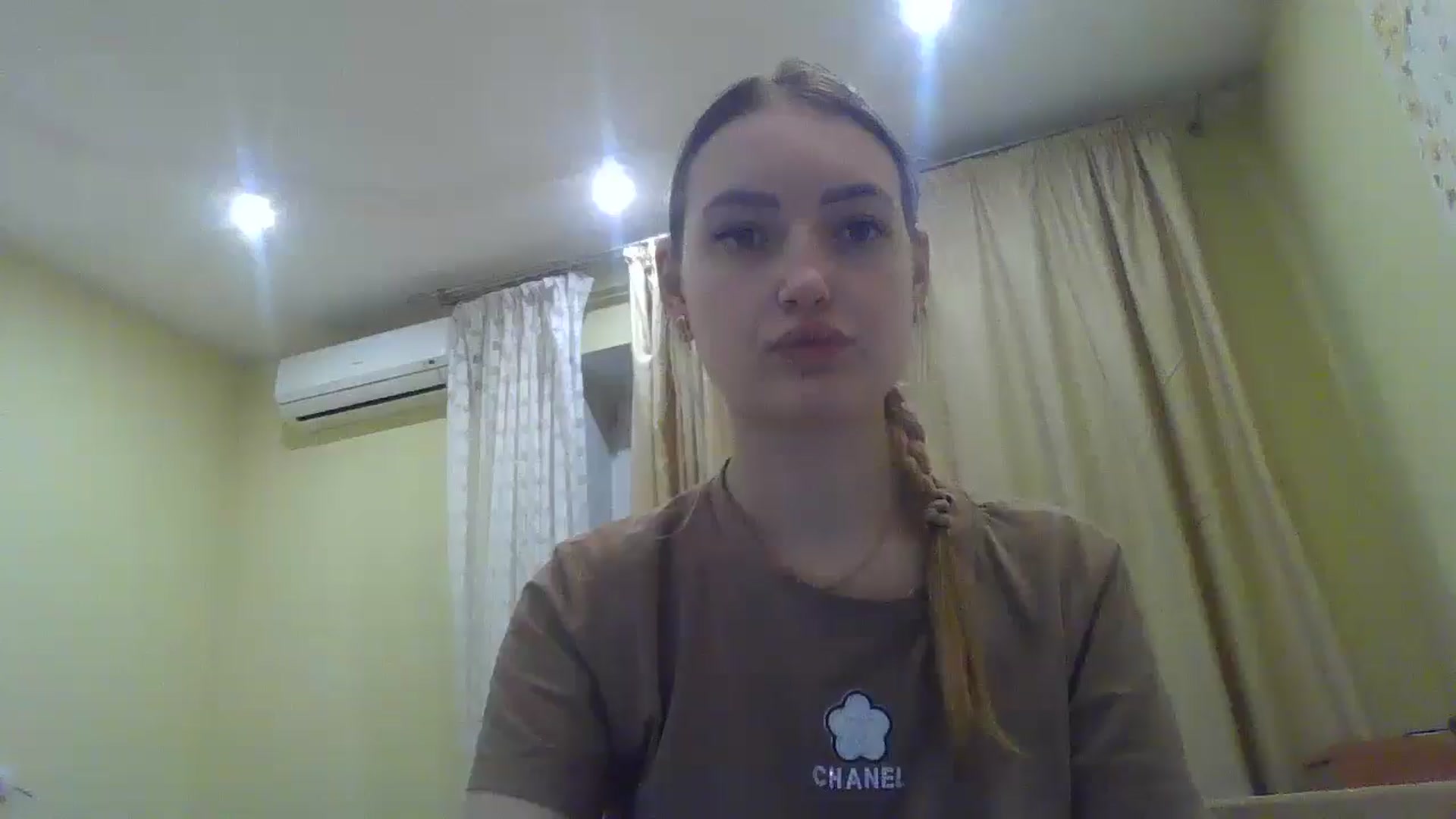 Gallery image thumbnail from EmmaDream18's myfreecams stream on, 12/10/2025, 18:42 image 1 of 20