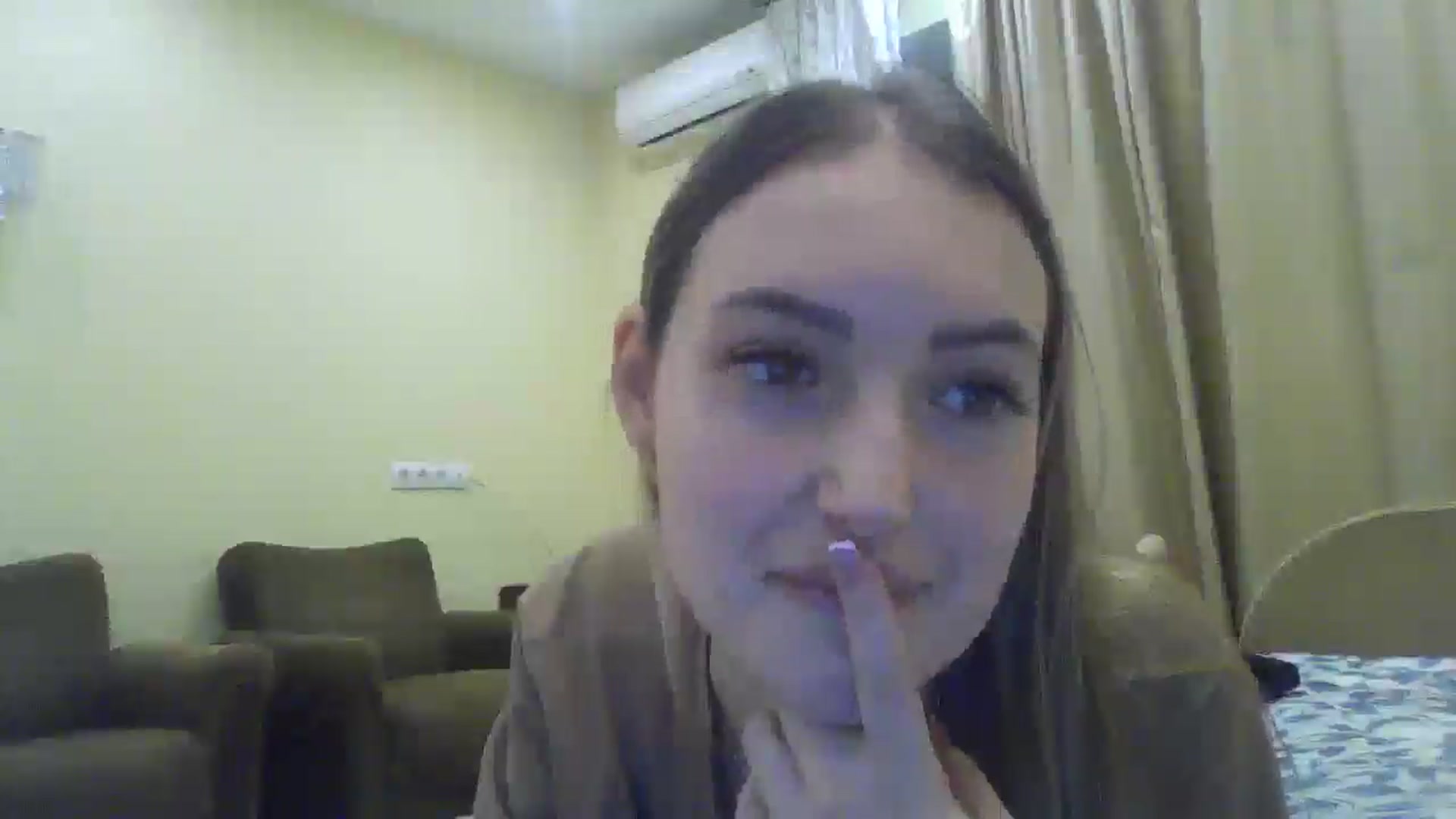 Gallery image thumbnail from EmmaDream18's myfreecams stream on, 12/10/2025, 18:42 image 17 of 20