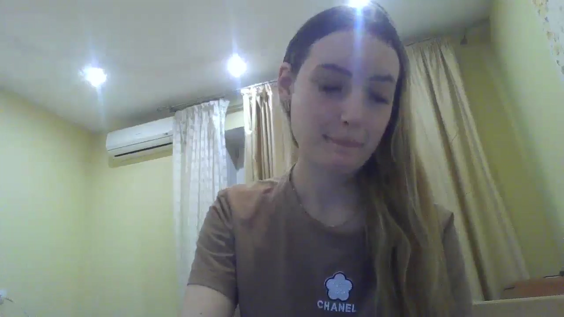 Gallery image thumbnail from EmmaDream18's myfreecams stream on, 12/10/2025, 18:42 image 5 of 20