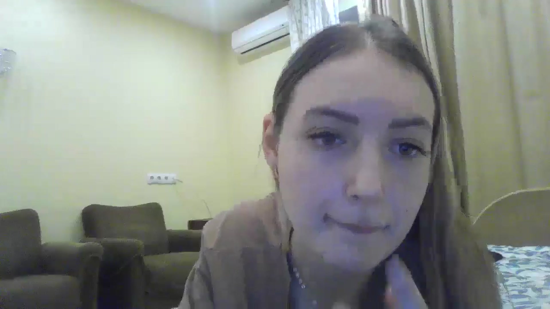 Gallery image thumbnail from EmmaDream18's myfreecams stream on, 12/10/2025, 18:42 image 16 of 20
