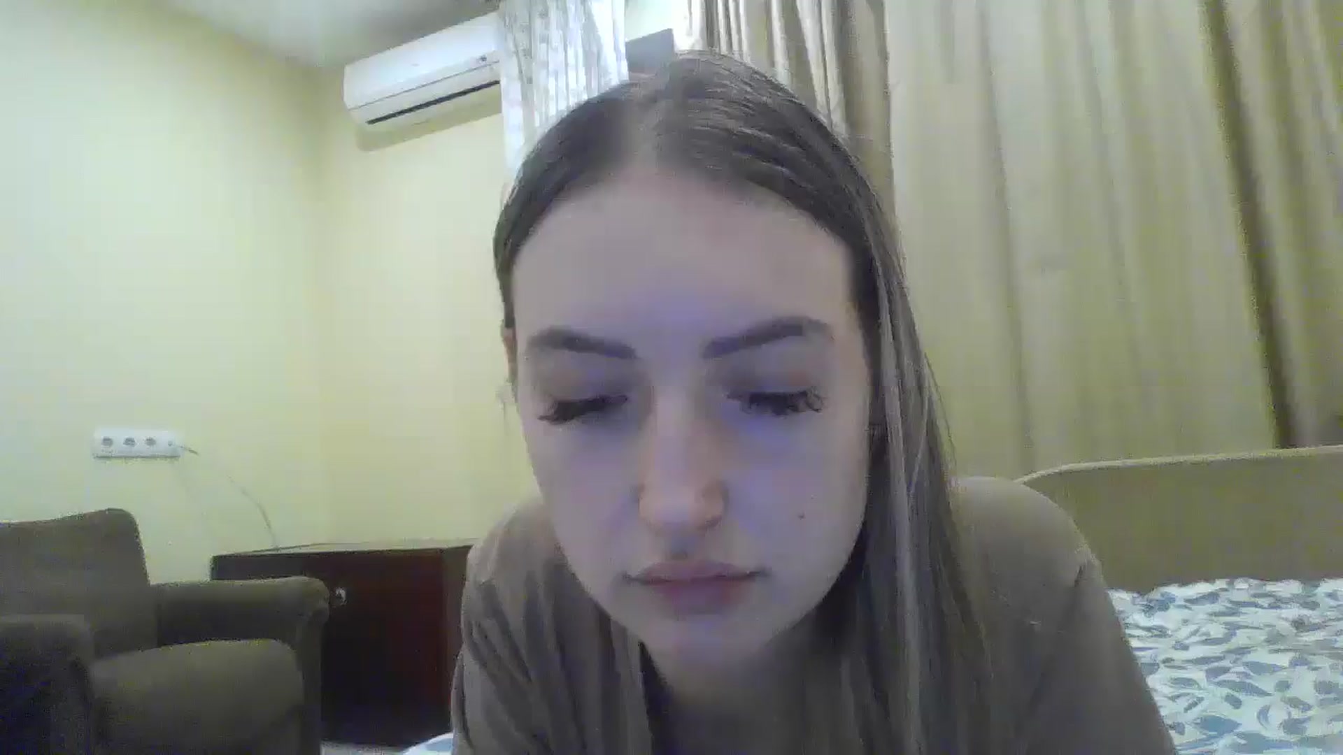 Gallery image thumbnail from EmmaDream18's myfreecams stream on, 12/10/2025, 18:42 image 12 of 20