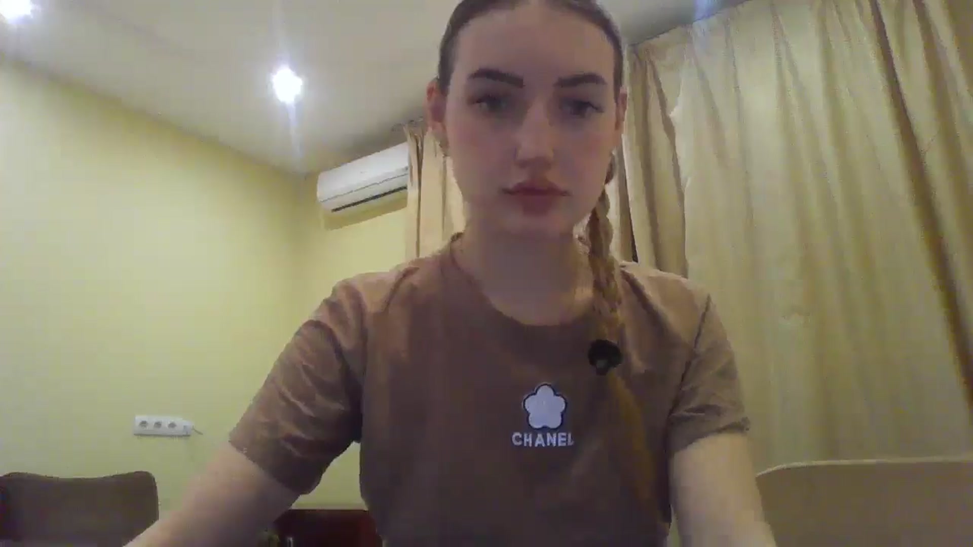 Gallery image thumbnail from EmmaDream18's myfreecams stream on, 12/11/2025, 19:52 image 15 of 20
