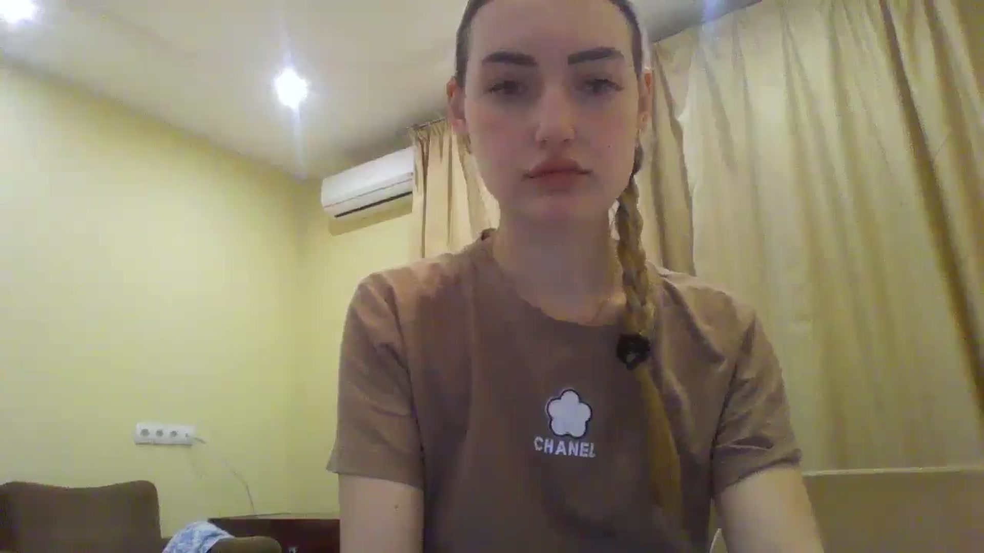 Gallery image thumbnail from EmmaDream18's myfreecams stream on, 12/11/2025, 19:52 image 14 of 20