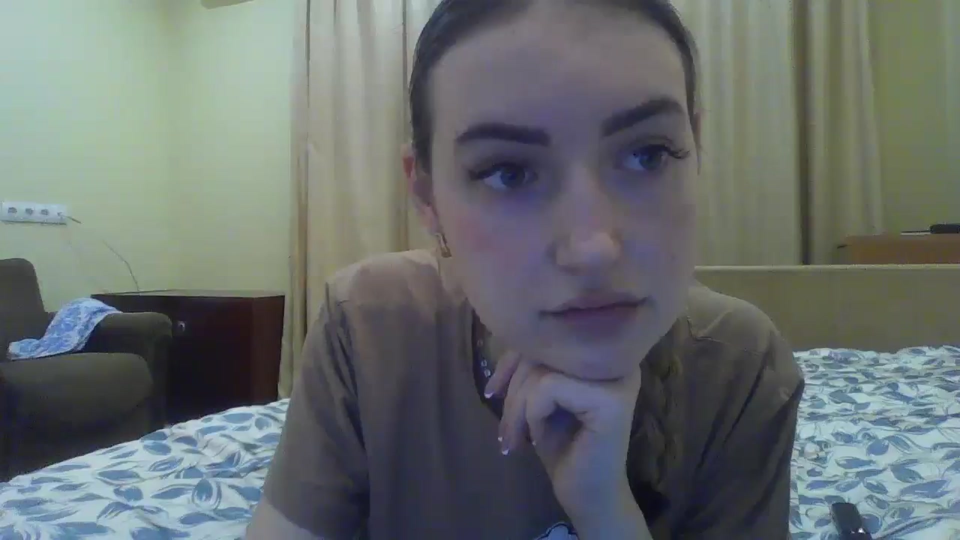 Gallery image thumbnail from EmmaDream18's myfreecams stream on, 12/11/2025, 19:52 image 18 of 20