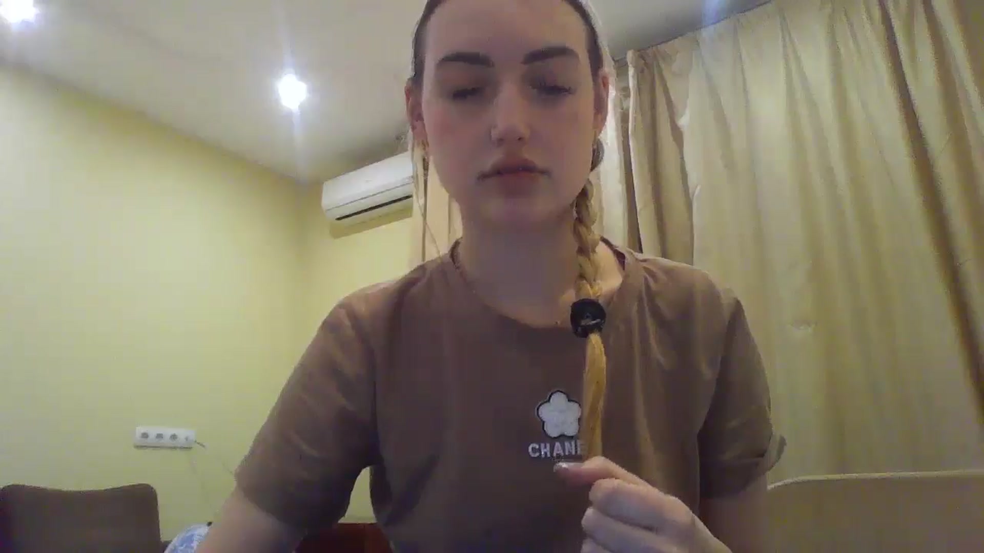 Gallery image thumbnail from EmmaDream18's myfreecams stream on, 12/11/2025, 19:52 image 9 of 20