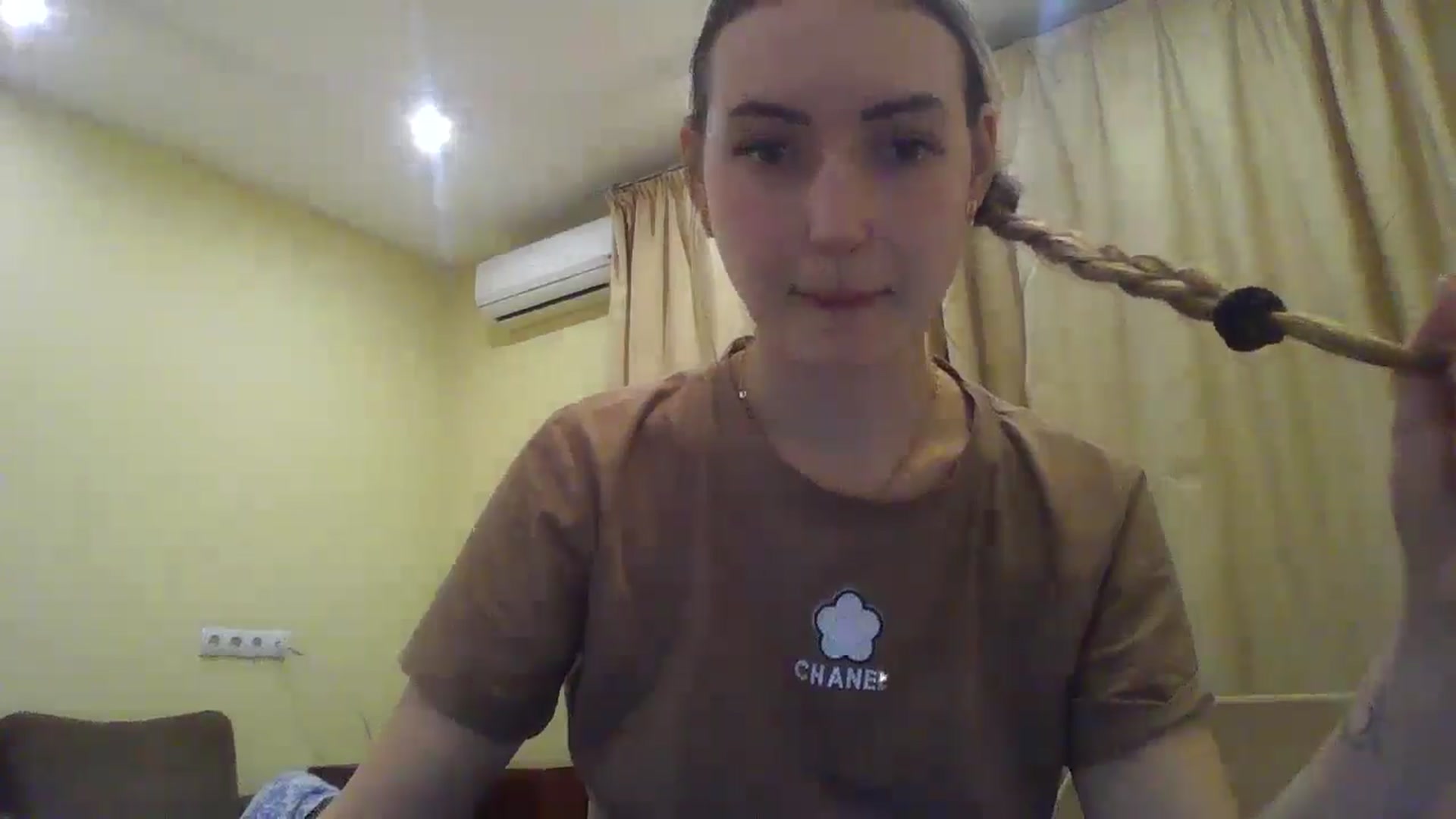 Gallery image thumbnail from EmmaDream18's myfreecams stream on, 12/11/2025, 19:52 image 13 of 20