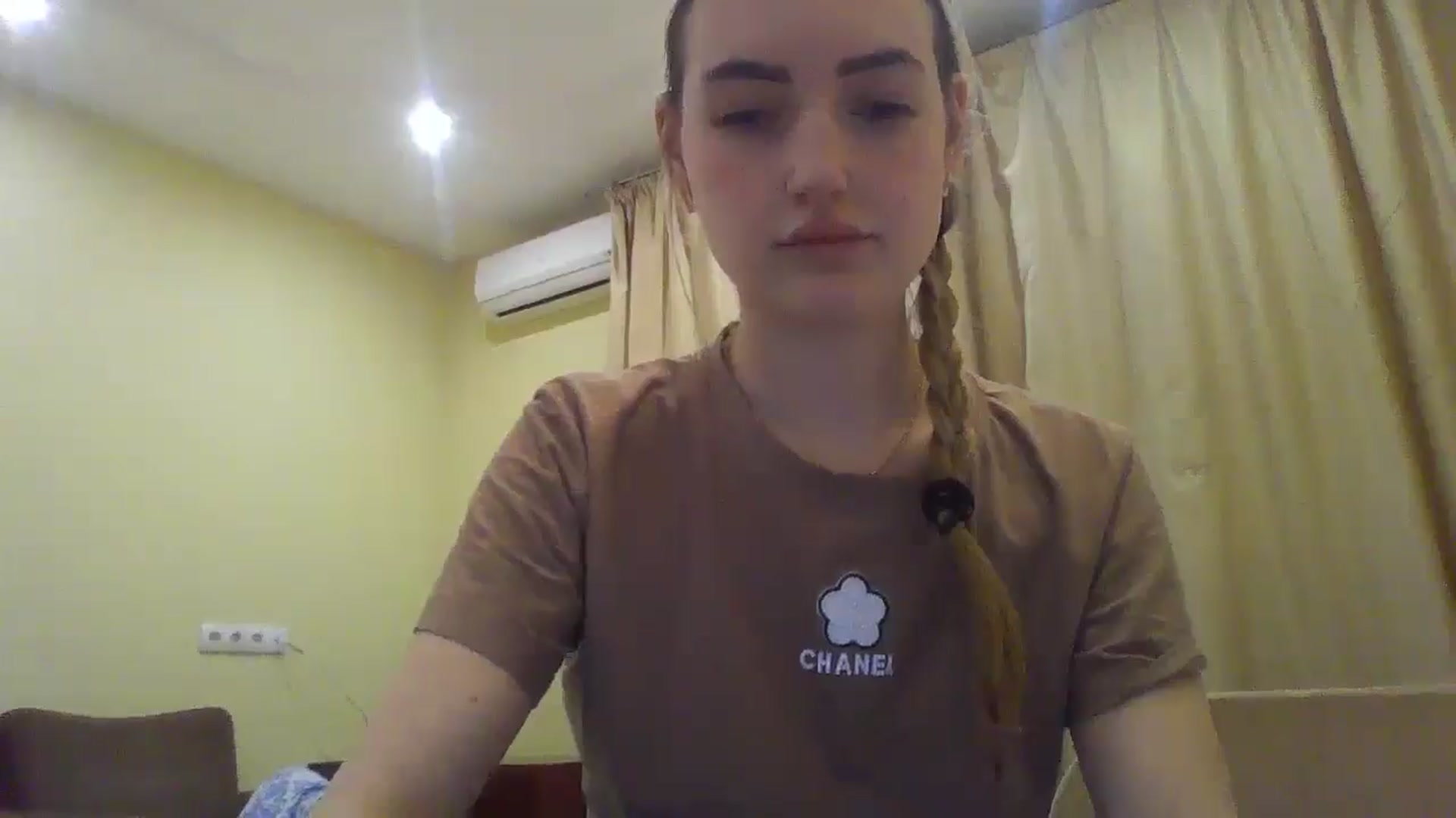 Gallery image thumbnail from EmmaDream18's myfreecams stream on, 12/11/2025, 19:52 image 12 of 20
