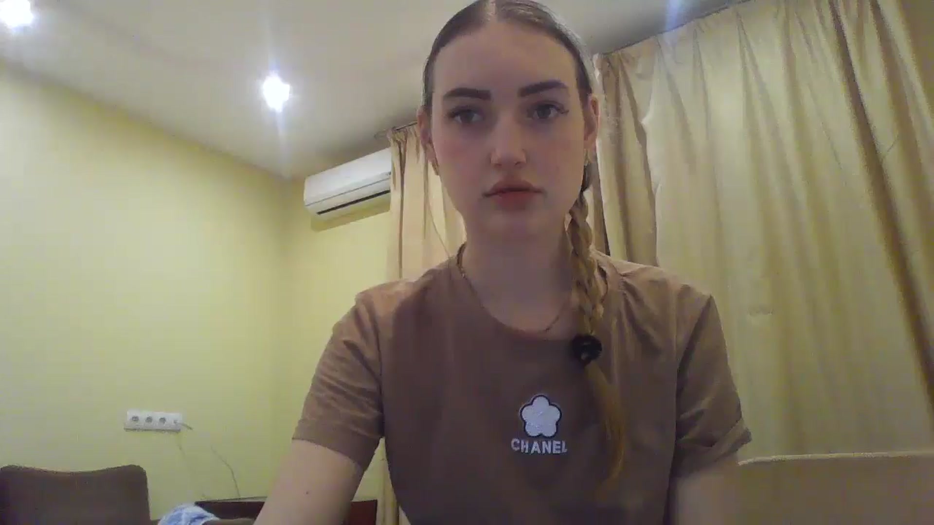 Gallery image thumbnail from EmmaDream18's myfreecams stream on, 12/11/2025, 19:52 image 7 of 20