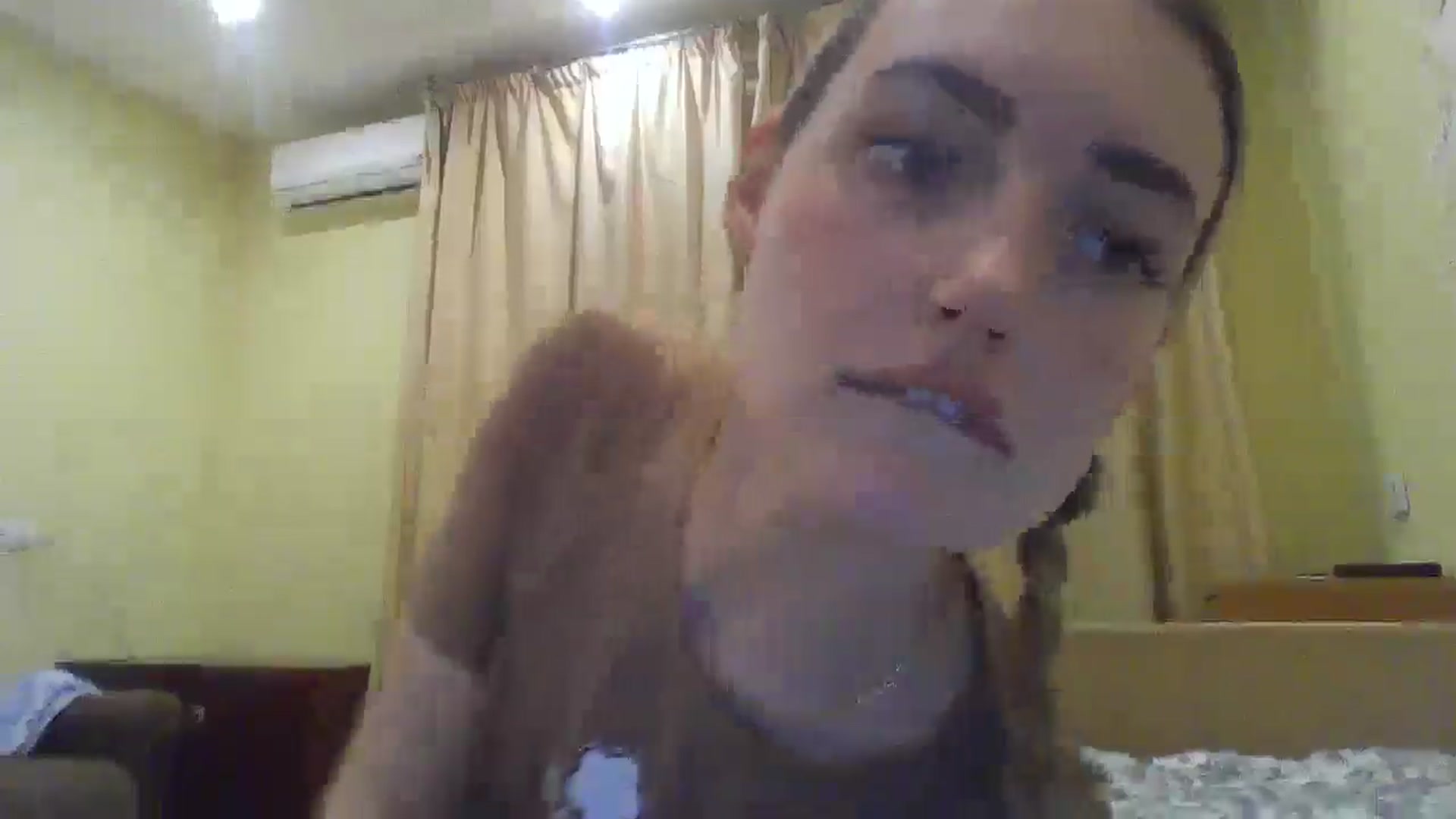Gallery image thumbnail from EmmaDream18's myfreecams stream on, 12/11/2025, 19:52 image 17 of 20