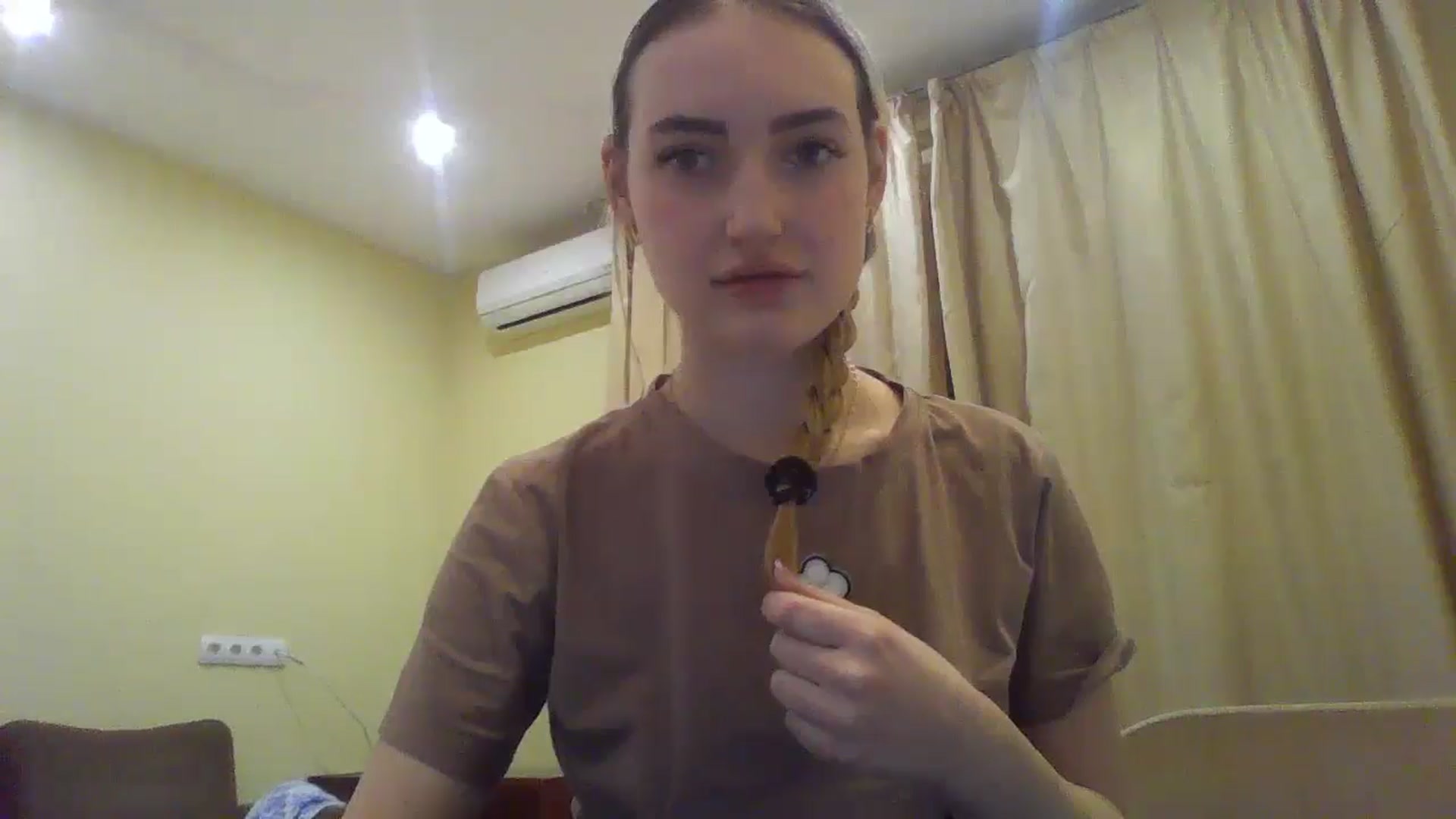 Gallery image thumbnail from EmmaDream18's myfreecams stream on, 12/11/2025, 19:52 image 8 of 20