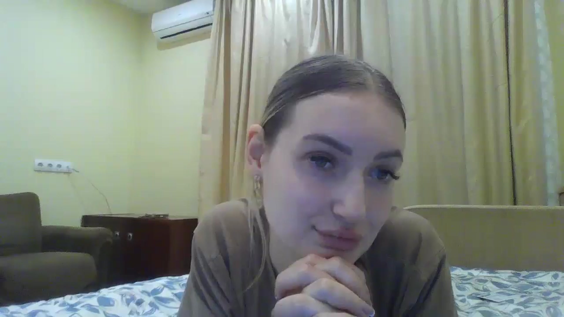 Gallery image thumbnail from EmmaDream18's myfreecams stream on, 12/25/2025, 19:37 image 11 of 20