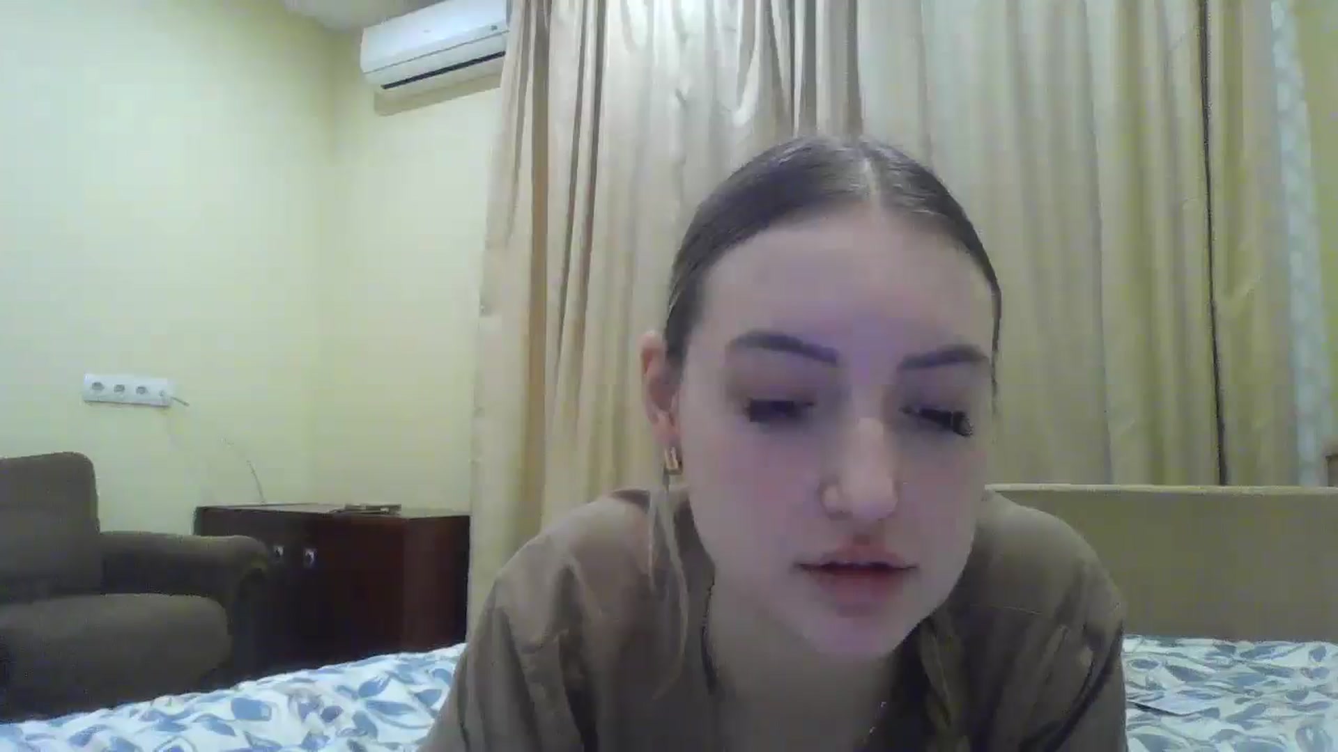 Gallery image thumbnail from EmmaDream18's myfreecams stream on, 12/25/2025, 19:37 image 9 of 20