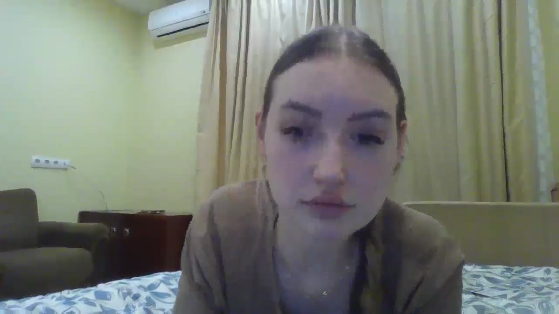Gallery image thumbnail from EmmaDream18's myfreecams stream on, 12/25/2025, 19:37 image 15 of 20